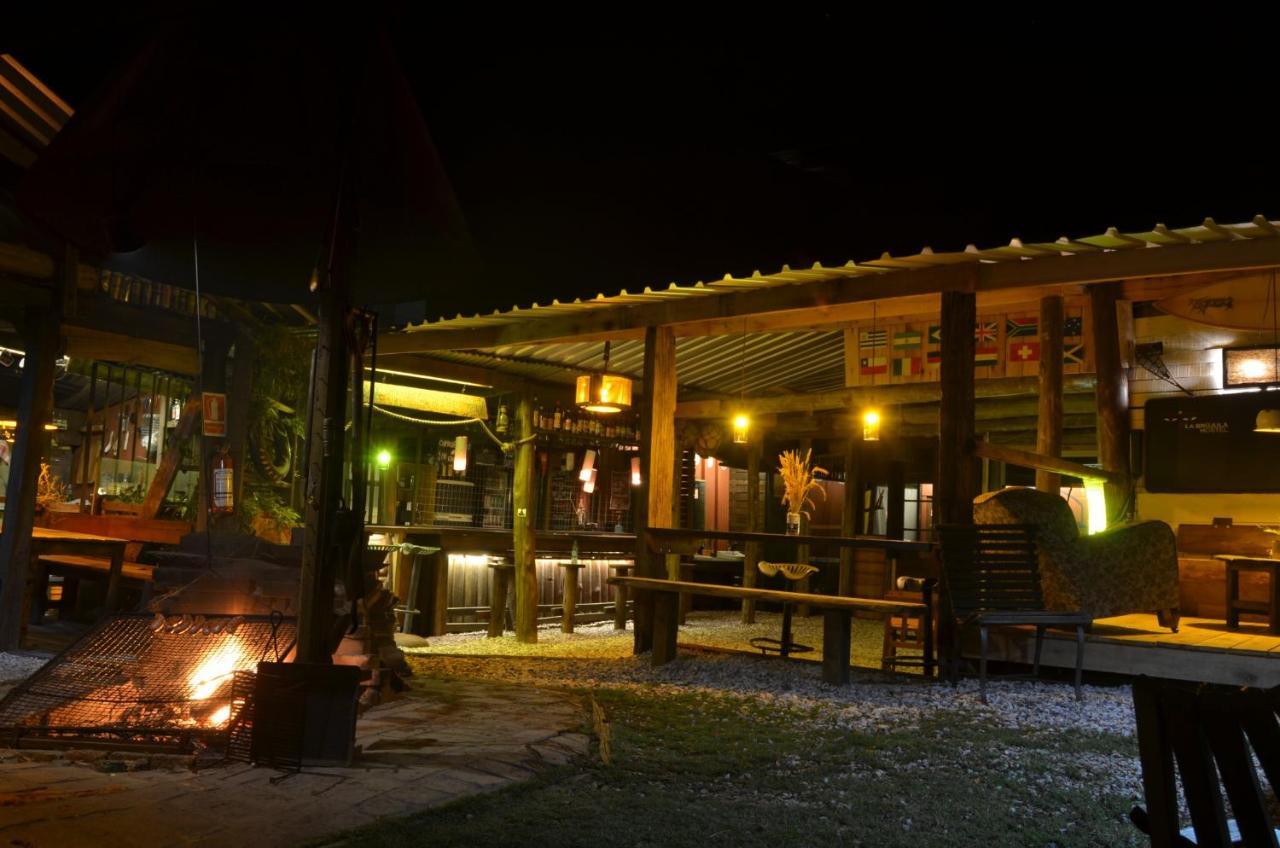 לה פלומה La Brujula Hostel מראה חיצוני תמונה