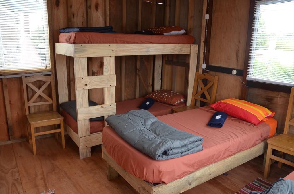 לה פלומה La Brujula Hostel מראה חיצוני תמונה