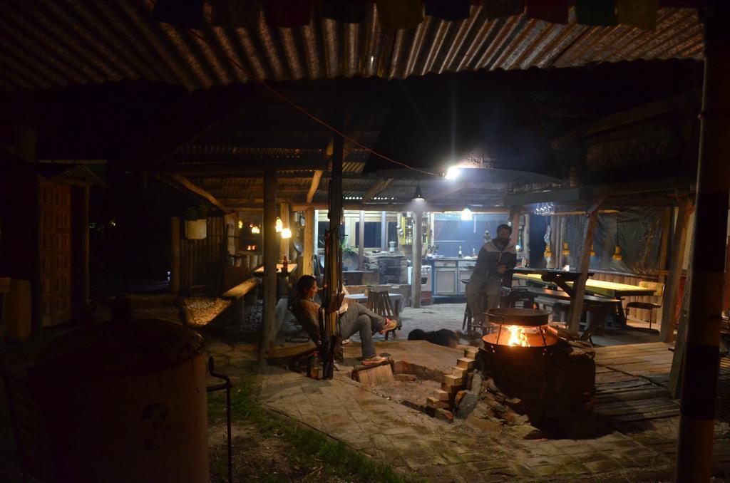 לה פלומה La Brujula Hostel מראה חיצוני תמונה