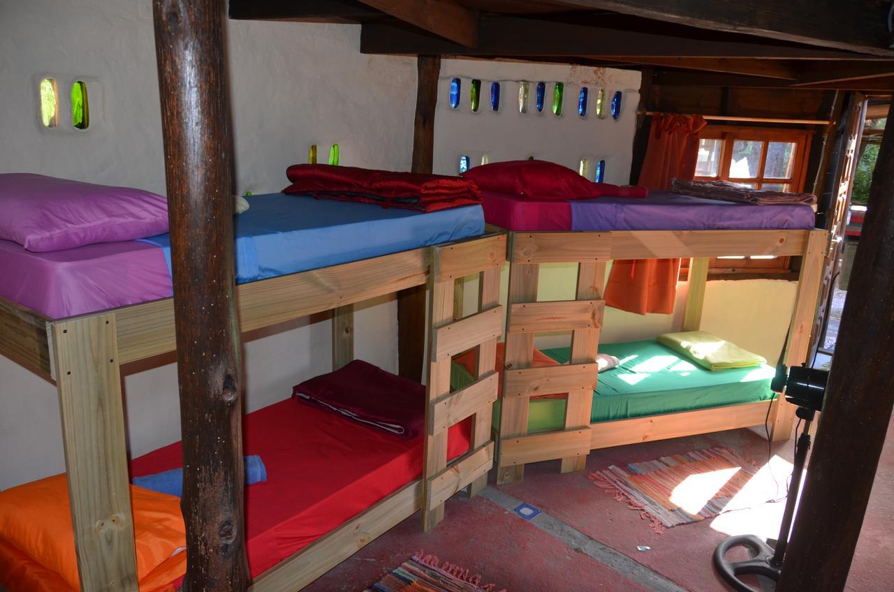 לה פלומה La Brujula Hostel מראה חיצוני תמונה