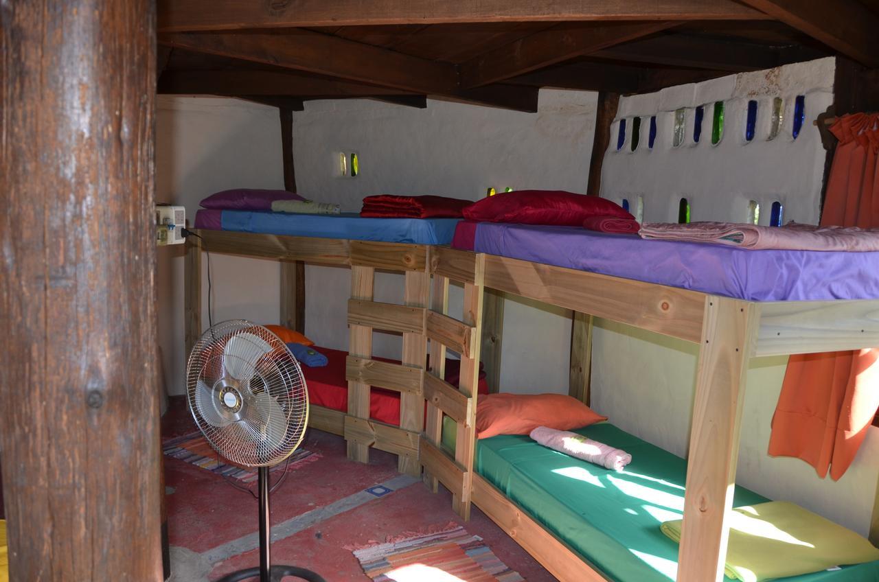 לה פלומה La Brujula Hostel מראה חיצוני תמונה