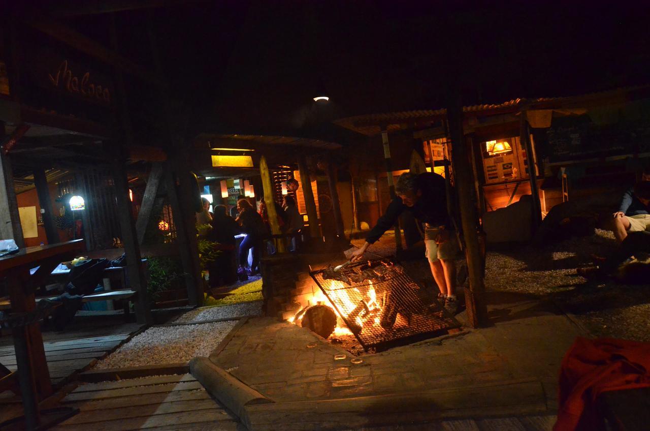 לה פלומה La Brujula Hostel מראה חיצוני תמונה
