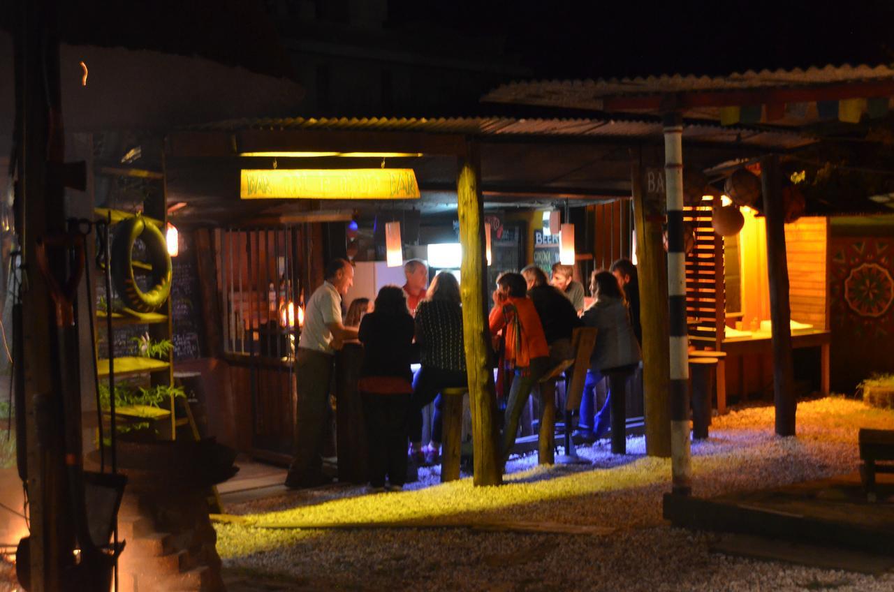 לה פלומה La Brujula Hostel מראה חיצוני תמונה
