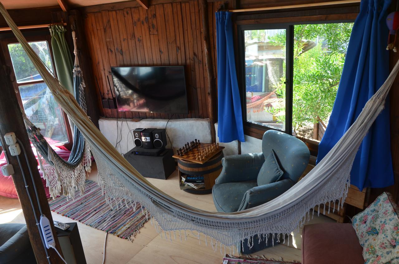 לה פלומה La Brujula Hostel מראה חיצוני תמונה