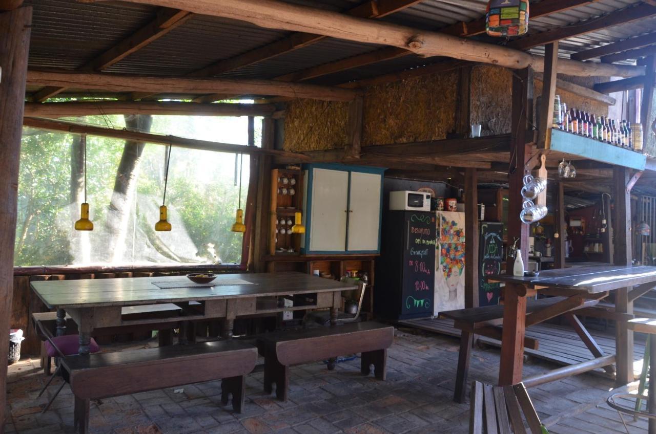 לה פלומה La Brujula Hostel מראה חיצוני תמונה