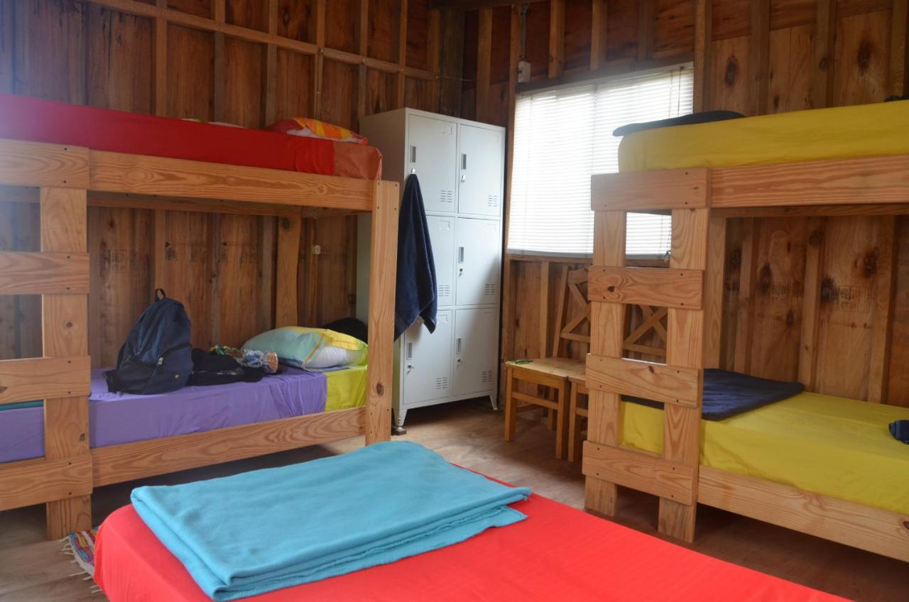 לה פלומה La Brujula Hostel מראה חיצוני תמונה